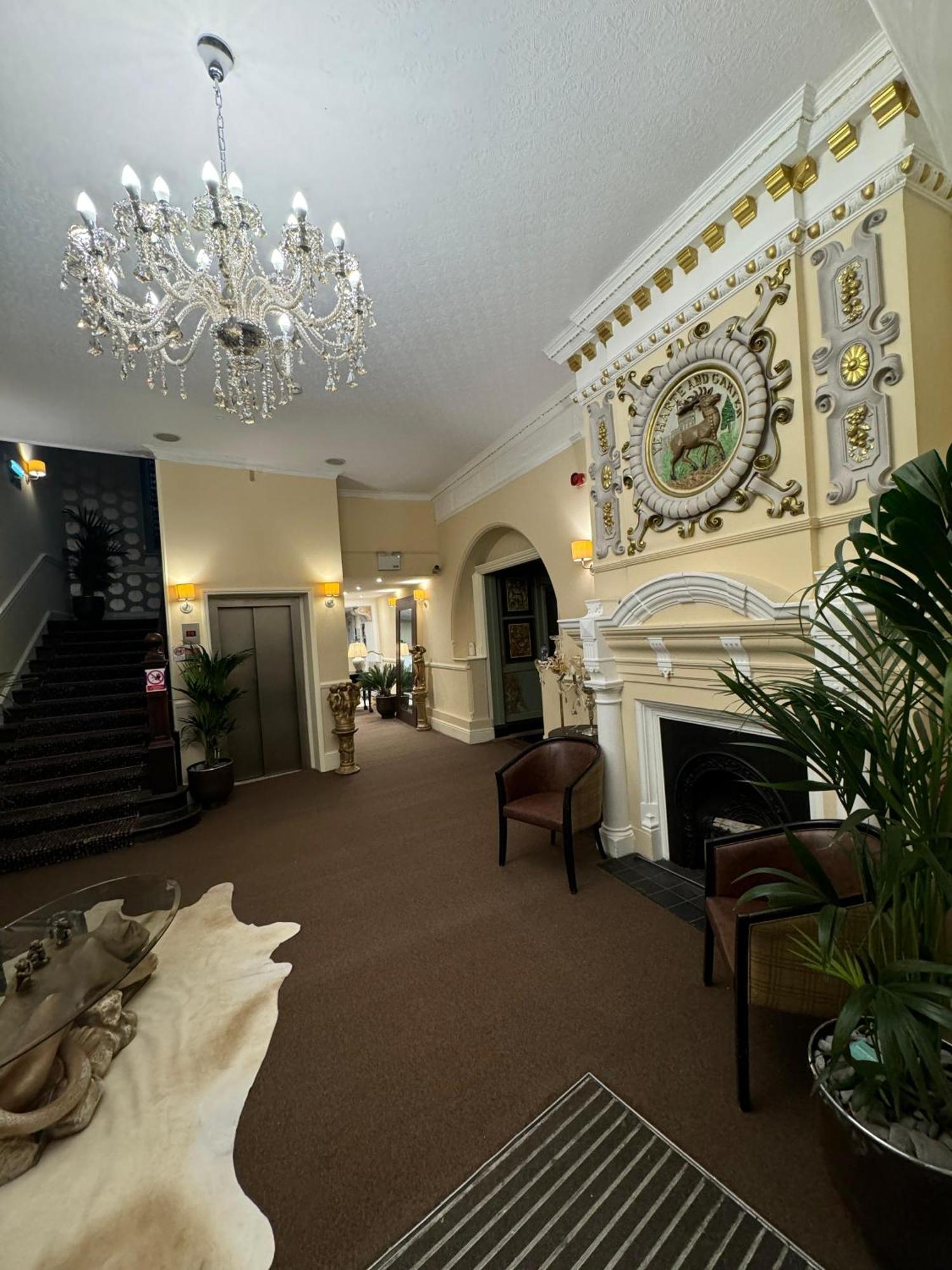 H & G Hotel Opposite Windsor Castle ภายนอก รูปภาพ