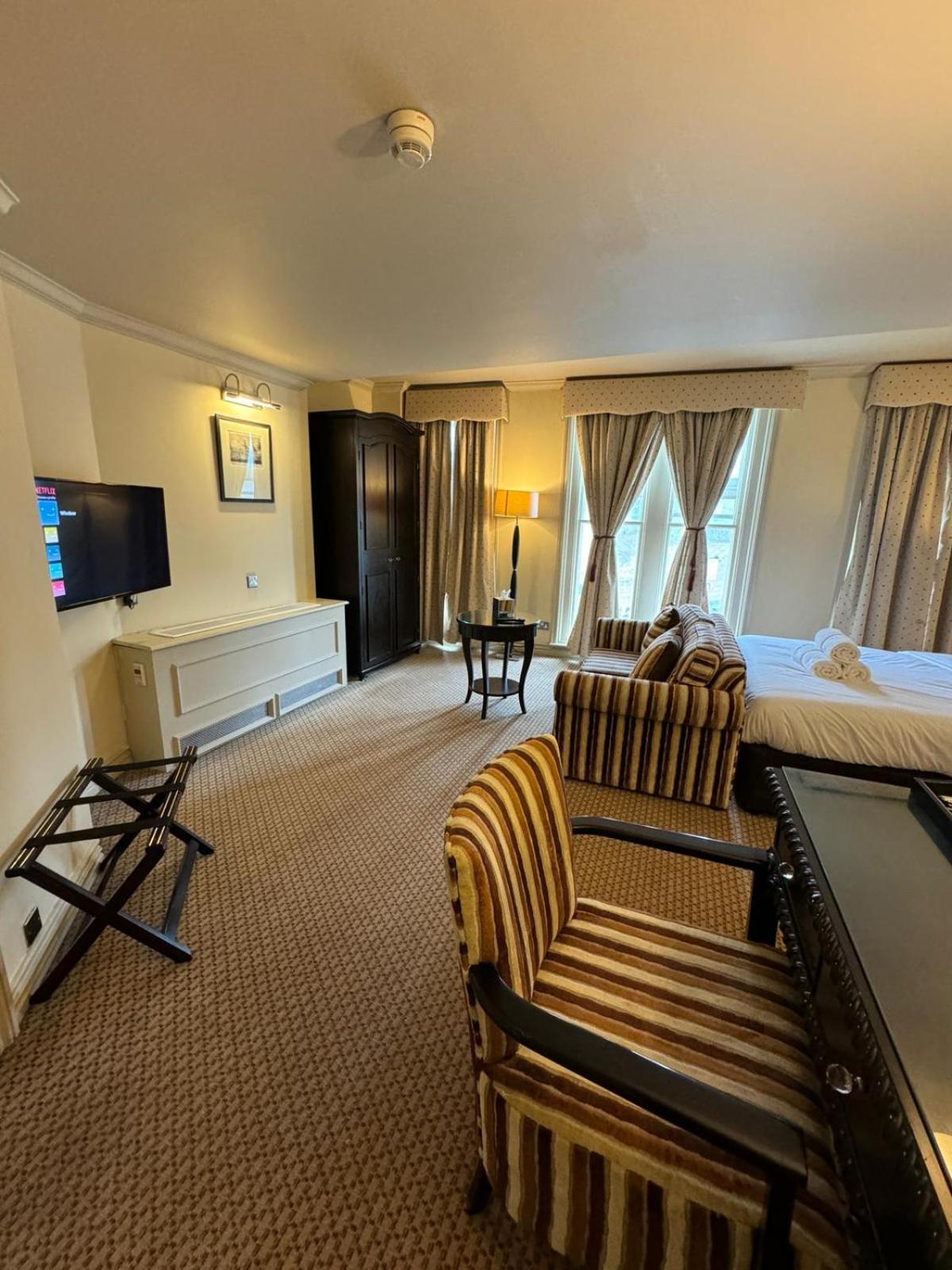 H & G Hotel Opposite Windsor Castle ภายนอก รูปภาพ