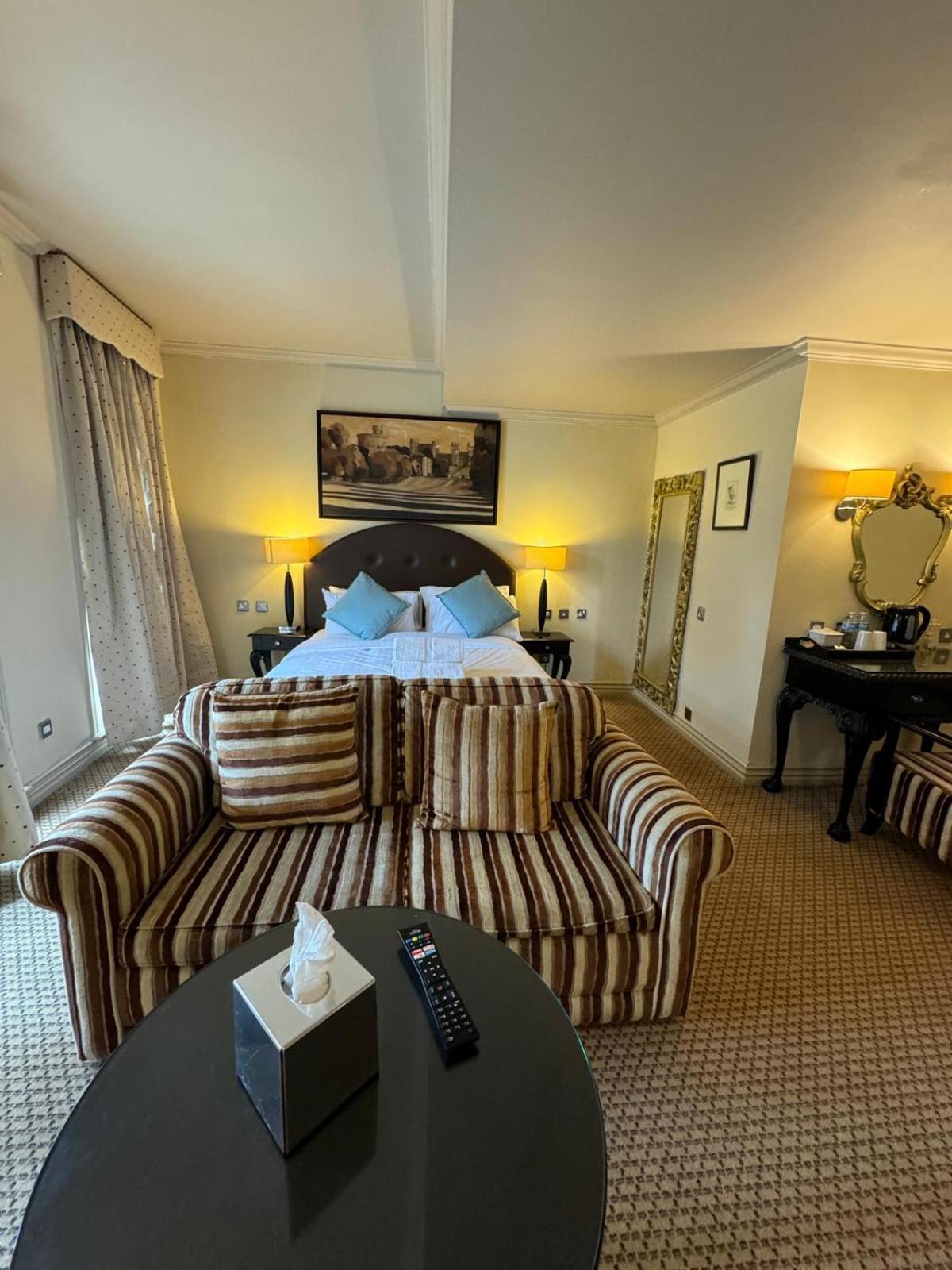H & G Hotel Opposite Windsor Castle ภายนอก รูปภาพ