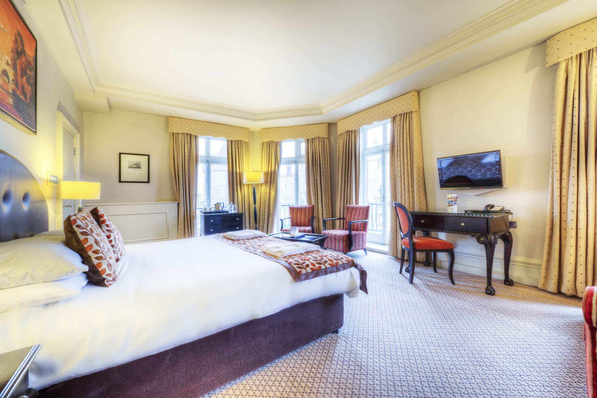 H & G Hotel Opposite Windsor Castle ภายนอก รูปภาพ