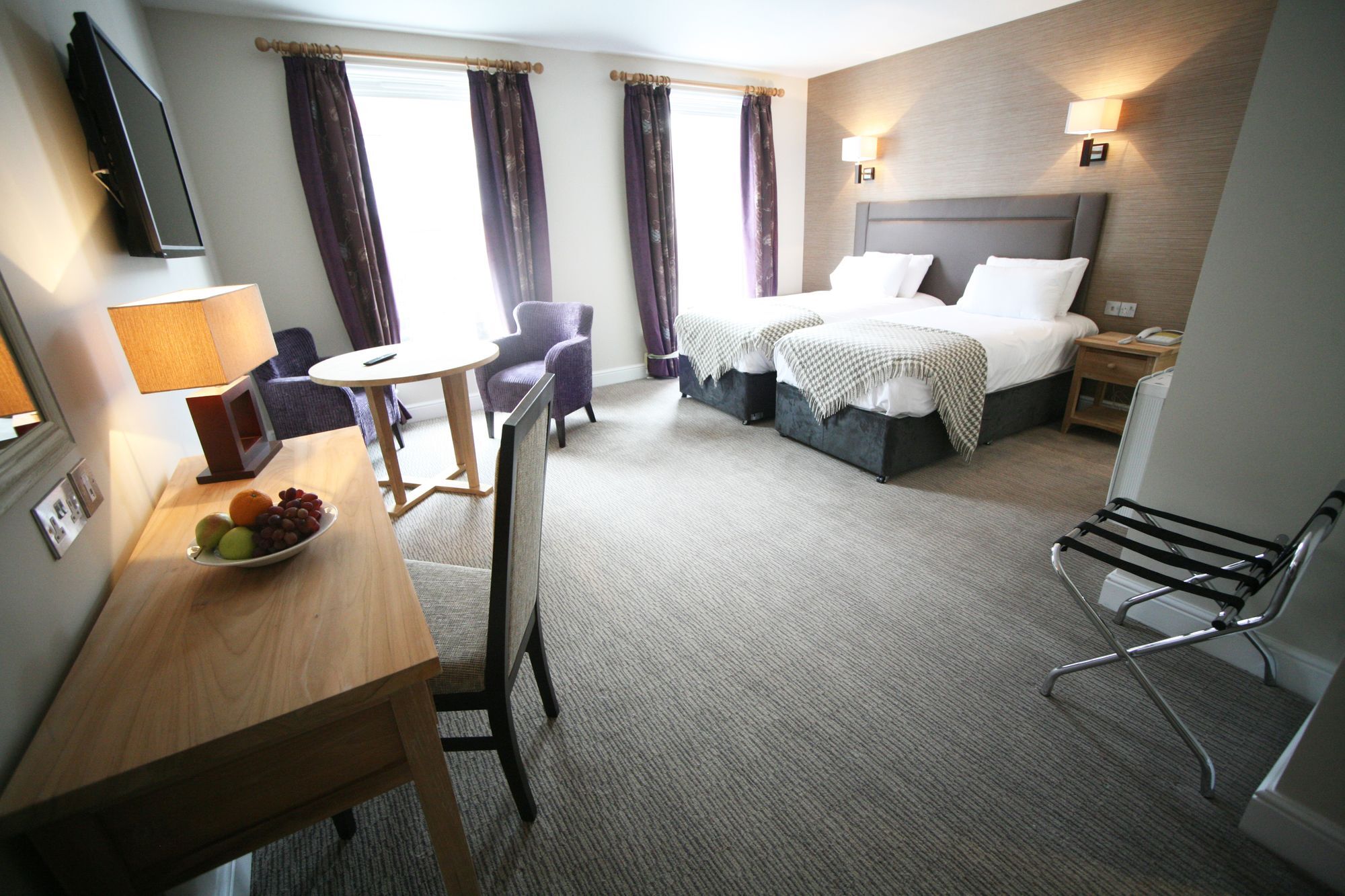 H & G Hotel Opposite Windsor Castle ภายนอก รูปภาพ