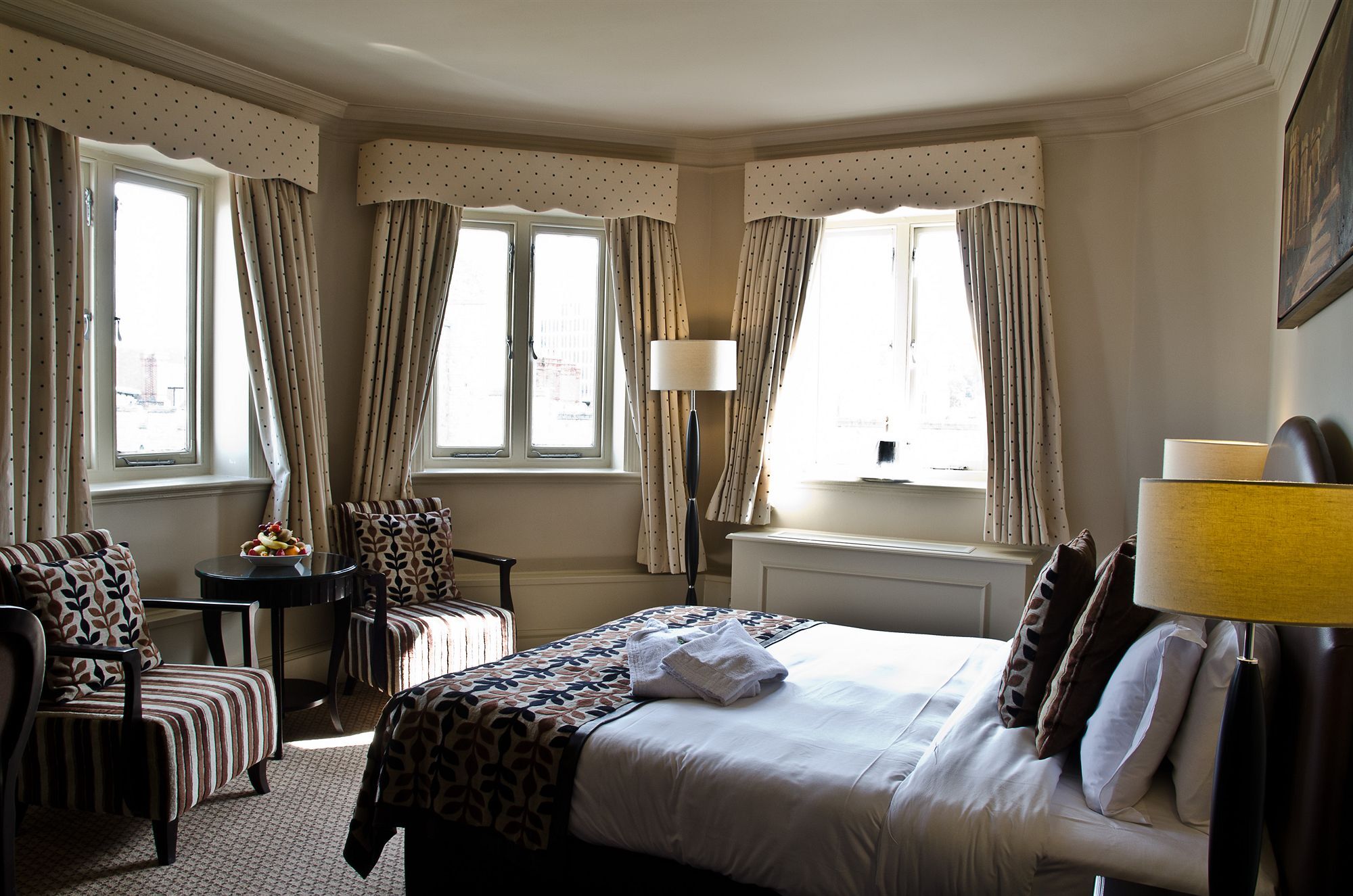 H & G Hotel Opposite Windsor Castle ภายนอก รูปภาพ